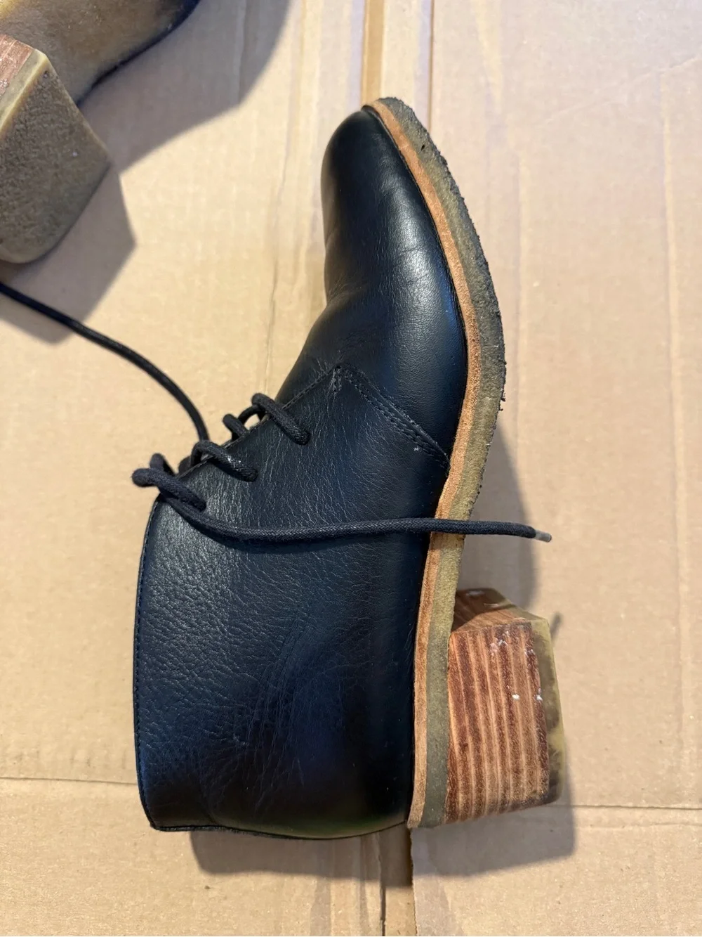 Clarks Black leather ankle booties boots heels. Size 7.5.